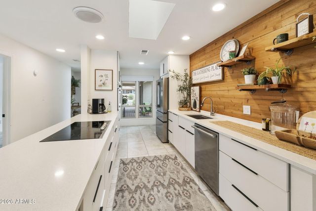 9702 E COCHISE Place, Sun Lakes, AZ 85248