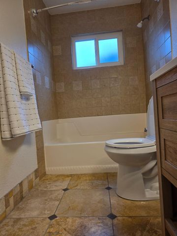 1624 Falmouth Way, Modesto, CA 95355