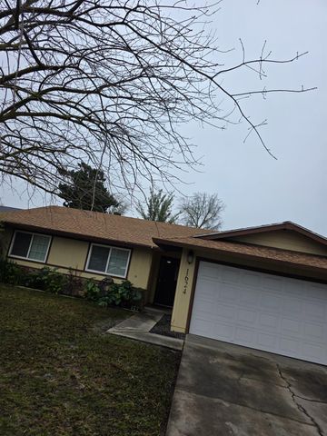 1624 Falmouth Way, Modesto, CA 95355