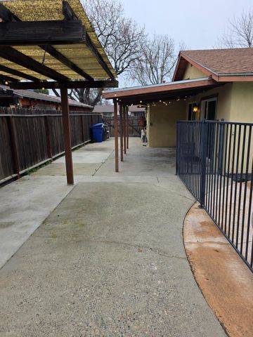 1624 Falmouth Way, Modesto, CA 95355