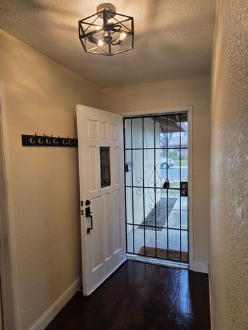 1624 Falmouth Way, Modesto, CA 95355