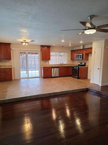 1624 Falmouth Way, Modesto, CA 95355