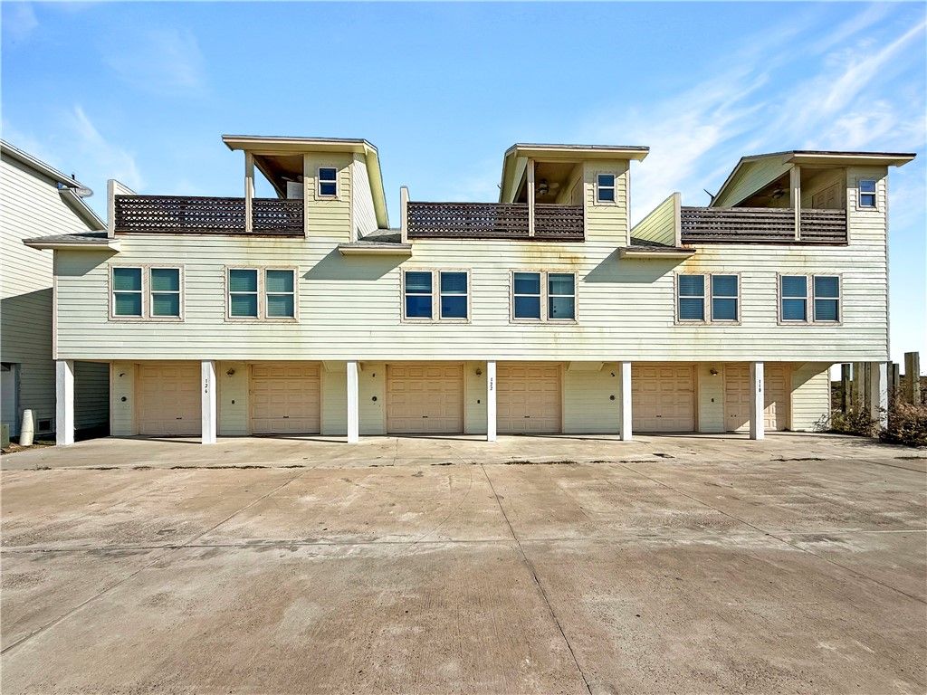 122 W Palm Beach Dr, Port Aransas, TX 78373