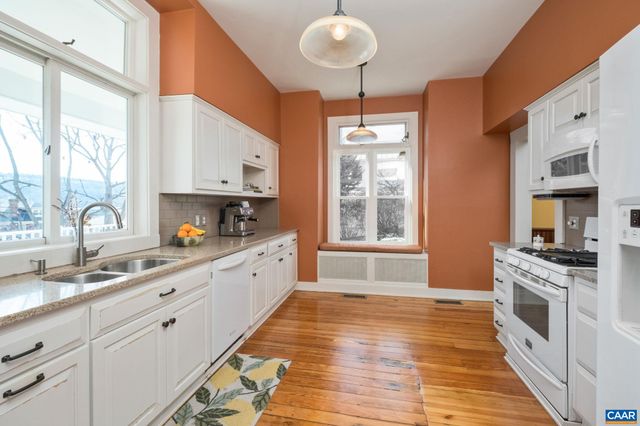 428 MAPLE AVE, Waynesboro, VA 22980