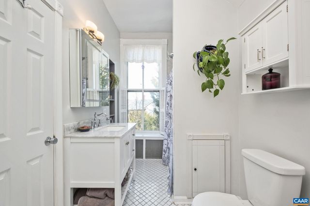 428 MAPLE AVE, Waynesboro, VA 22980