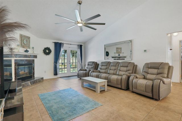 22 BURGUNDY PLACE, Palm Coast, FL 32137