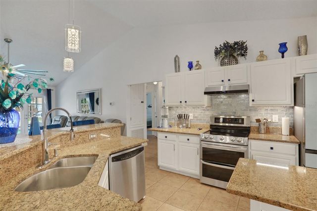 22 BURGUNDY PLACE, Palm Coast, FL 32137