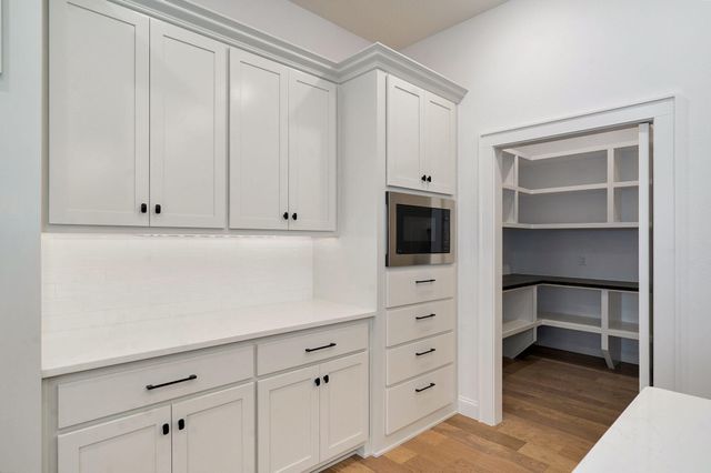 5092 E Ferdinand Court, Springfield, MO 65802