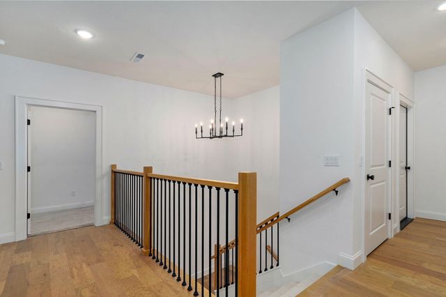 5092 E Ferdinand Court, Springfield, MO 65802