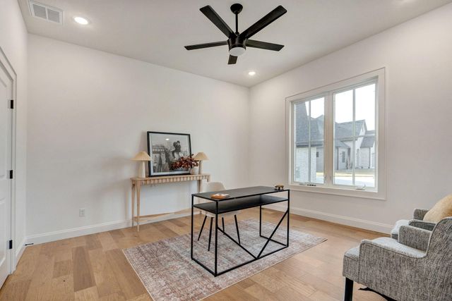 5092 E Ferdinand Court, Springfield, MO 65802