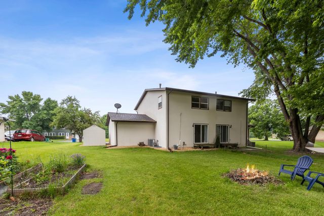 902 Ridge Drive SE, Saint Michael, MN 55376