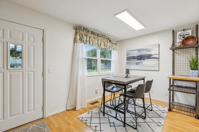 902 Ridge Drive SE, Saint Michael, MN 55376