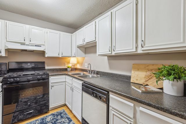 902 Ridge Drive SE, Saint Michael, MN 55376