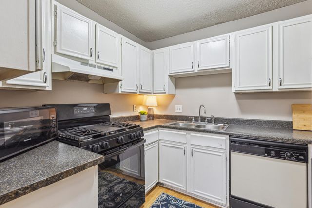 902 Ridge Drive SE, Saint Michael, MN 55376