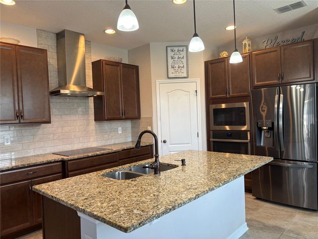 17042 CRESTMONT BOULEVARD, Clermont, FL 34711
