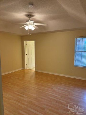 1841 Southbay Dr, Pensacola, FL 32506