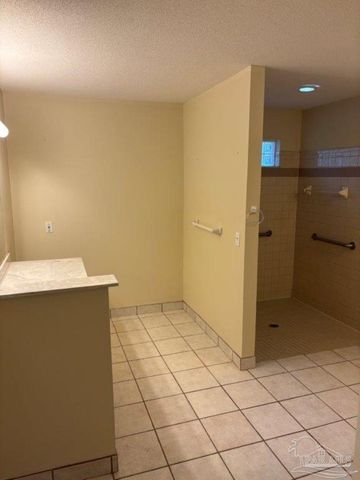 1841 Southbay Dr, Pensacola, FL 32506