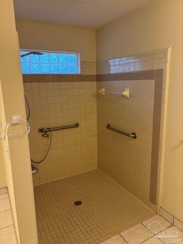 1841 Southbay Dr, Pensacola, FL 32506