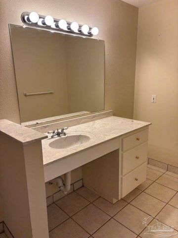 1841 Southbay Dr, Pensacola, FL 32506