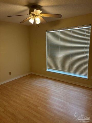 1841 Southbay Dr, Pensacola, FL 32506