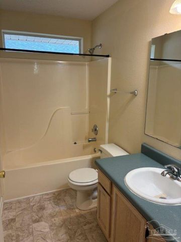 1841 Southbay Dr, Pensacola, FL 32506