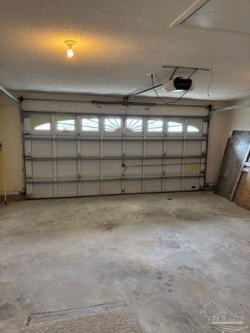 1841 Southbay Dr, Pensacola, FL 32506