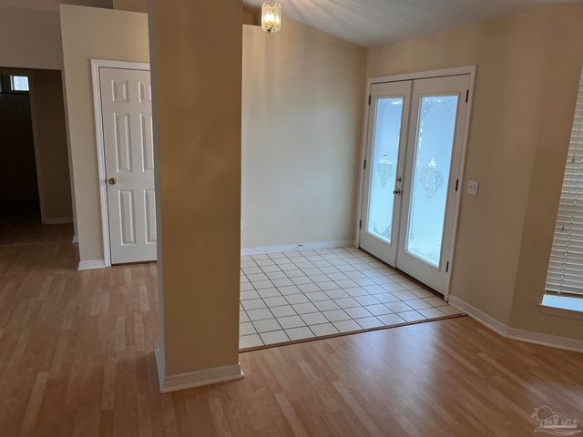 1841 Southbay Dr, Pensacola, FL 32506