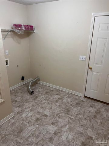 1841 Southbay Dr, Pensacola, FL 32506