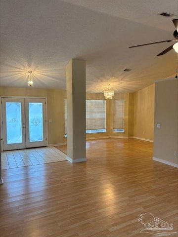 1841 Southbay Dr, Pensacola, FL 32506