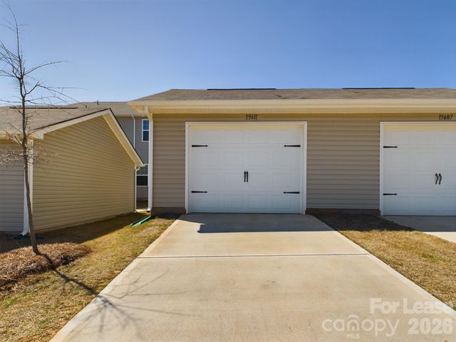 15611 Country House Street, Charlotte, NC 28273
