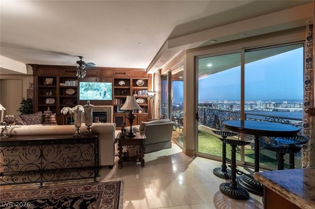 9101 Alta Drive 305, Las Vegas, NV 89145