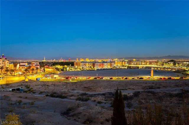 9101 Alta Drive 305, Las Vegas, NV 89145