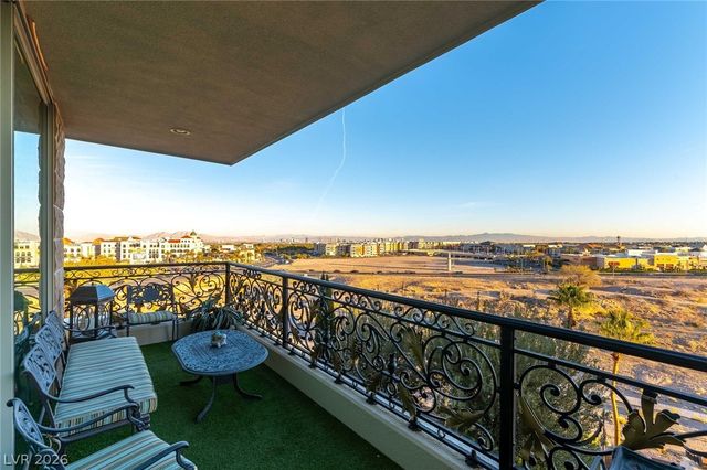 9101 Alta Drive 305, Las Vegas, NV 89145