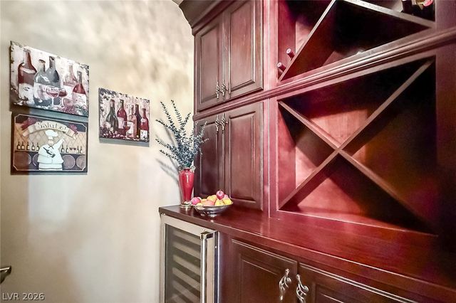 9101 Alta Drive 305, Las Vegas, NV 89145