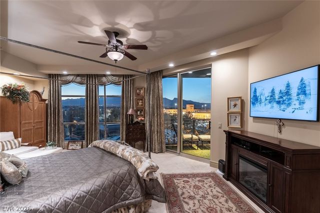 9101 Alta Drive 305, Las Vegas, NV 89145