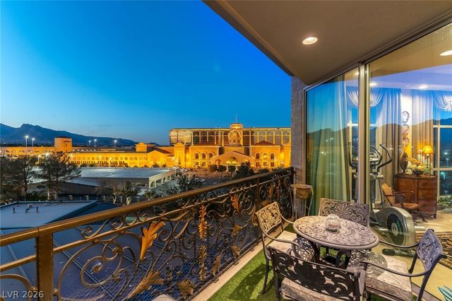 9101 Alta Drive 305, Las Vegas, NV 89145