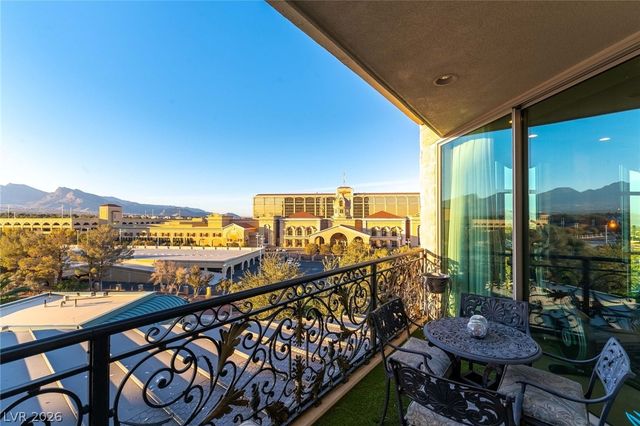 9101 Alta Drive 305, Las Vegas, NV 89145