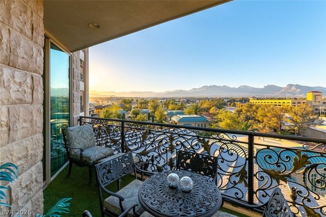 9101 Alta Drive 305, Las Vegas, NV 89145