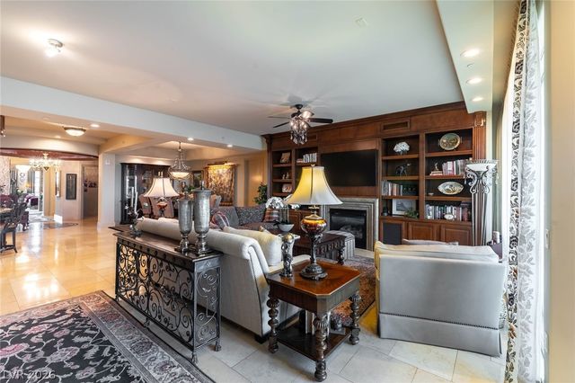 9101 Alta Drive 305, Las Vegas, NV 89145