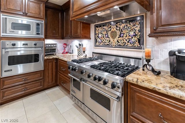 9101 Alta Drive 305, Las Vegas, NV 89145