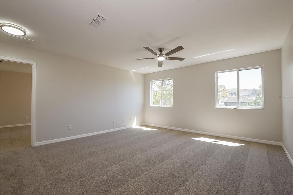 Image 7 of property listing at 12104 CITRUSWOOD DRIVE, Orlando, FL 32832