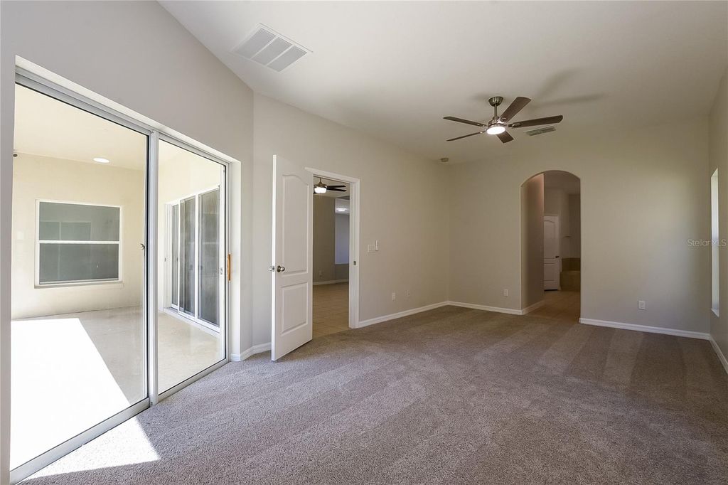 Image 10 of property listing at 12104 CITRUSWOOD DRIVE, Orlando, FL 32832