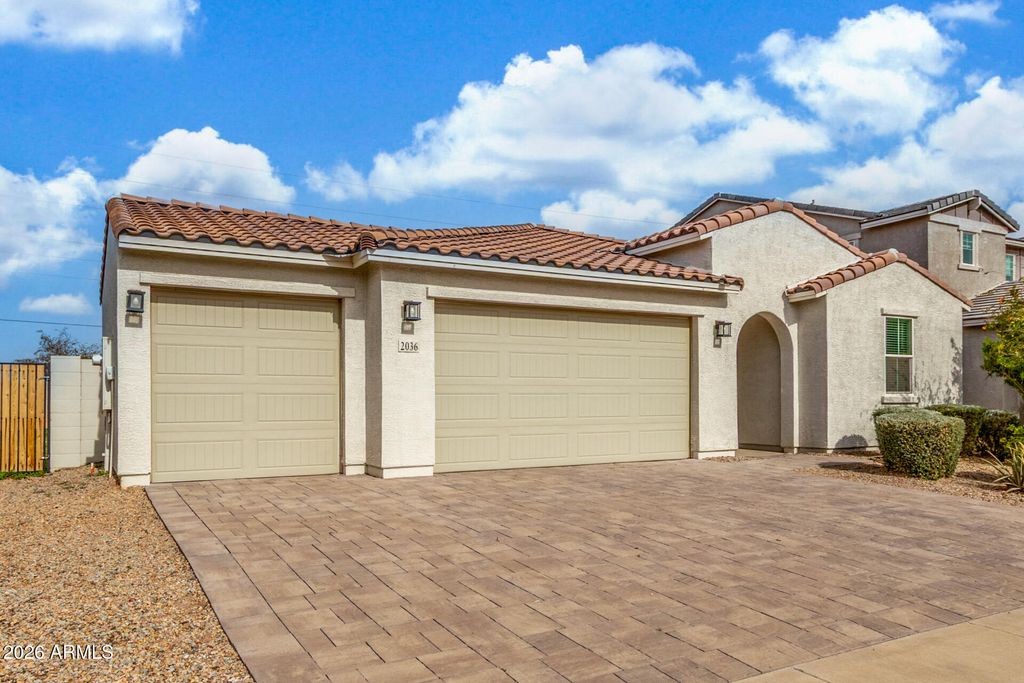 Image 2 of property listing at 2036 E PIEDMONT Place, Casa Grande, AZ 85122