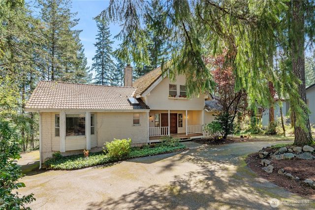30 E Rainier Drive, Allyn, WA 98524
