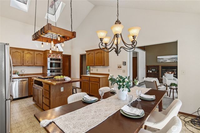 30 E Rainier Drive, Allyn, WA 98524