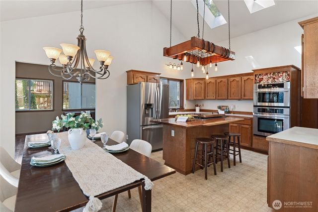 30 E Rainier Drive, Allyn, WA 98524