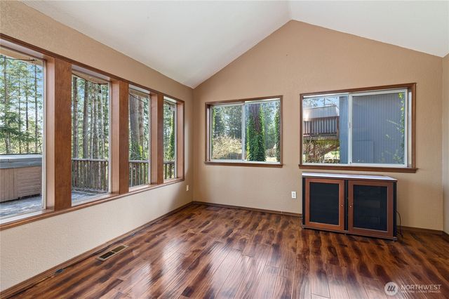 30 E Rainier Drive, Allyn, WA 98524