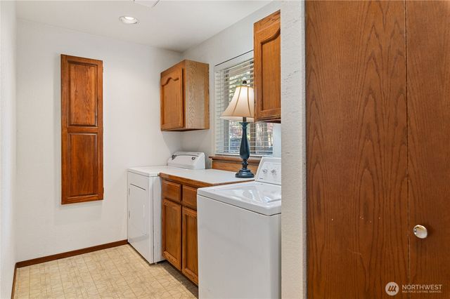 30 E Rainier Drive, Allyn, WA 98524