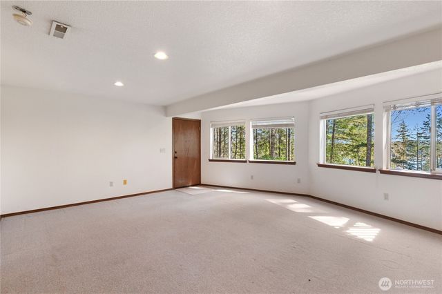 30 E Rainier Drive, Allyn, WA 98524