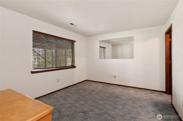 30 E Rainier Drive, Allyn, WA 98524